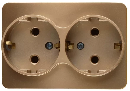 Розетка СВЕТОЗАР "ГАММА" с заземлением, двойная, без вставки и рамки, цвет золотой металлик, 16А/~250В SV-54107-GM купить в Когалыме