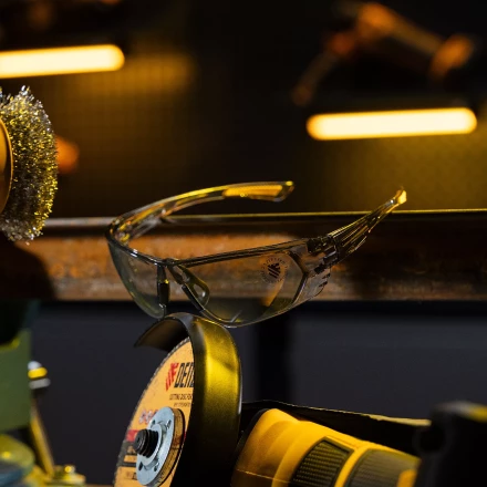 Очки защитные открытые Denzel 89200, поликарбонатные, дымчатая линза купить в Когалыме