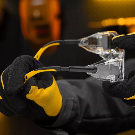 Очки защитные открытые Denzel 89201, поликарбонатные, увеличенная прозрачная линза,  регулируемые дужки купить в Когалыме