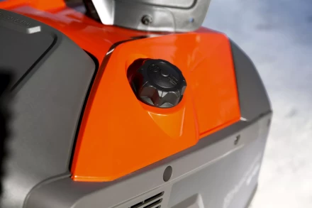 Бензиновый снегоуборщик Husqvarna ST 131 купить в Когалыме