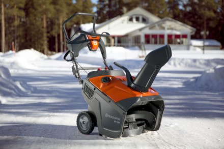 Бензиновый снегоуборщик Husqvarna ST 131 купить в Когалыме