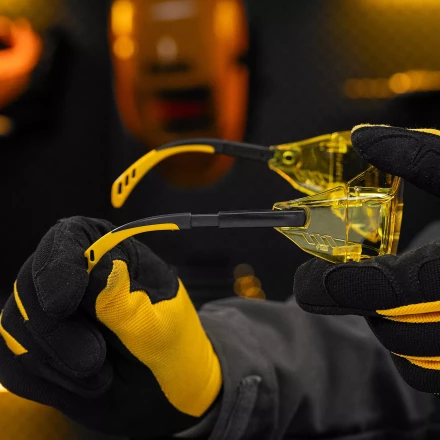 Очки защитные открытые Denzel 89202, поликарбонатные, увеличенная желтая линза, регулируемые дужки купить в Когалыме