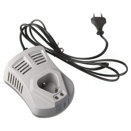 Зарядное устройство ЗУБР 12V 2A V000-006-063 купить в Когалыме