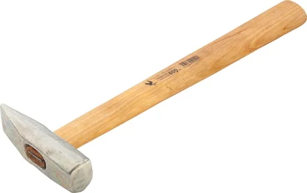 Молоток слесарный 600 г квадратный боек деревянная рукоятка Россия 10271 купить в Когалыме