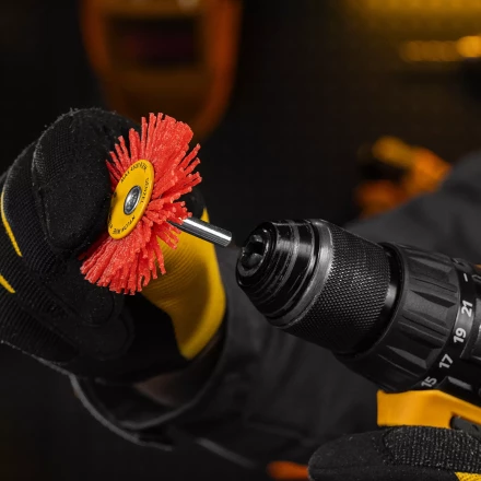 Щетка для дрели Denzel, 65 мм, Плоская, со шпилькой, нейлоновая щетина, 74433 купить в Когалыме