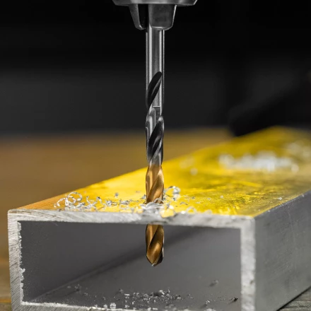 Сверло спиральное по металлу Denzel 4,5 x 80мм, Р6М5, Golden Tip, многогранная заточка 718274 купить в Когалыме