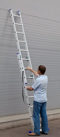 Лестница ЗУБР универсальная, двухсекционная со стабилизатором, 8 ступеней 38821-08 купить в Когалыме