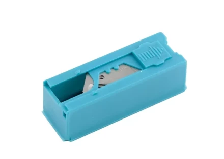 Лезвия 19 мм трапециевидные крючкообразные пластиковый пенал 12 шт GROSS 79379 купить в Когалыме