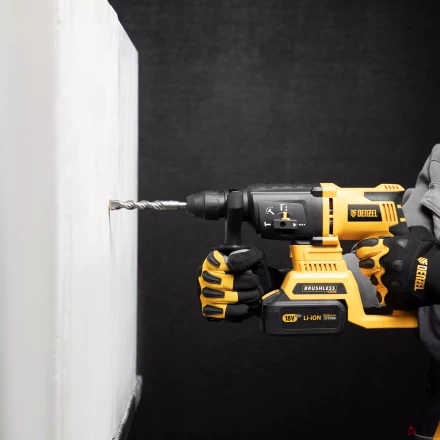 Бур по бетону Denzel, 12 x 160 мм, двойная спираль, три пылеотводящие кромки, 705023 купить в Когалыме